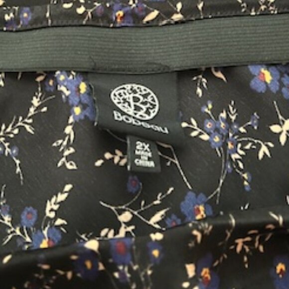 Black and Blue floral print skirt. - Picture 3 of 4